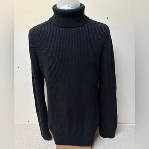 2/$30⚡️- SWEATER | Men’s H&M turtleneck sweater size small